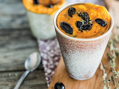 Mug Cake di Peperoni, Olive e Provola